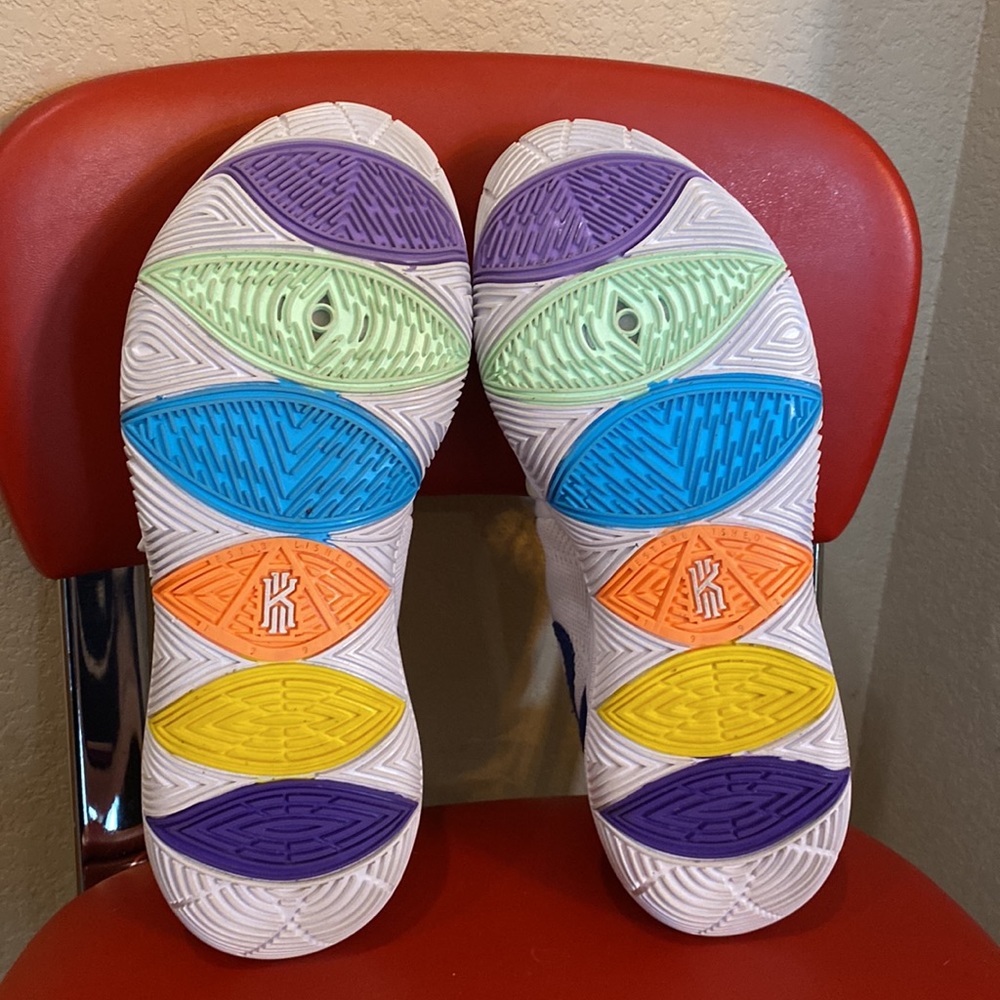 Nike Kyrie 5 “Have a Nike Day” - Picture 4 of 13